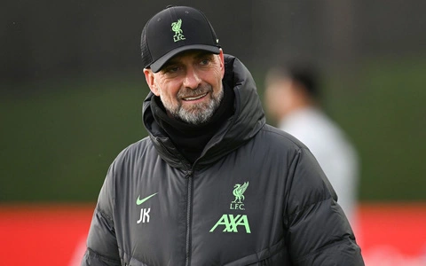 Klopp không kìm được nước mắt