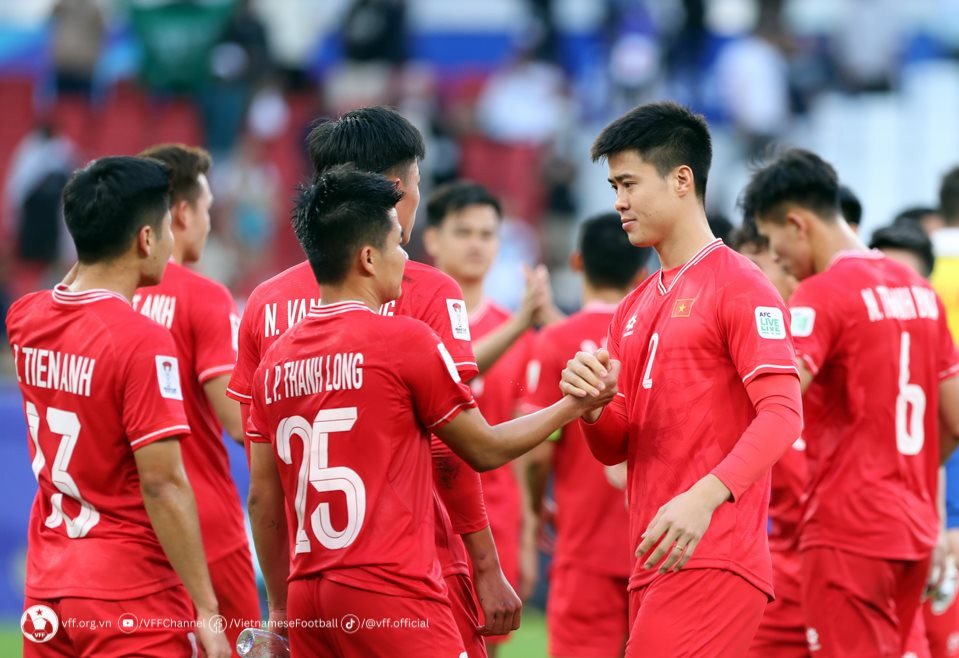 Công bố danh sách 28 cầu thủ ĐT Việt Nam sang Indonesia qua VFF livestream